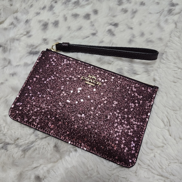 Coach Heart Glitter Small Wristlet - Picture 3 of 13